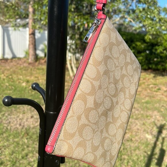 New Coach large gallery pouch - Picture 6 of 16